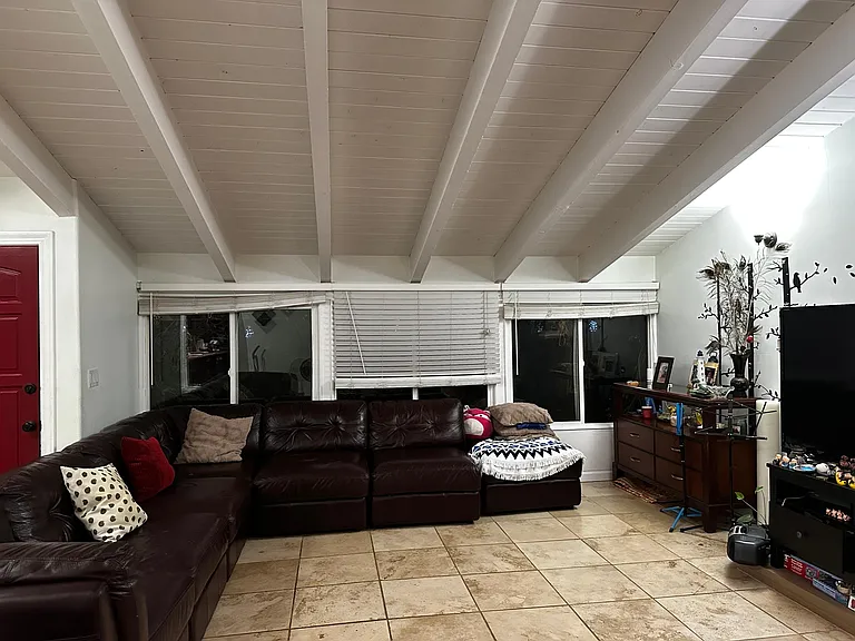 520 Saint Claire Dr — Photo 34