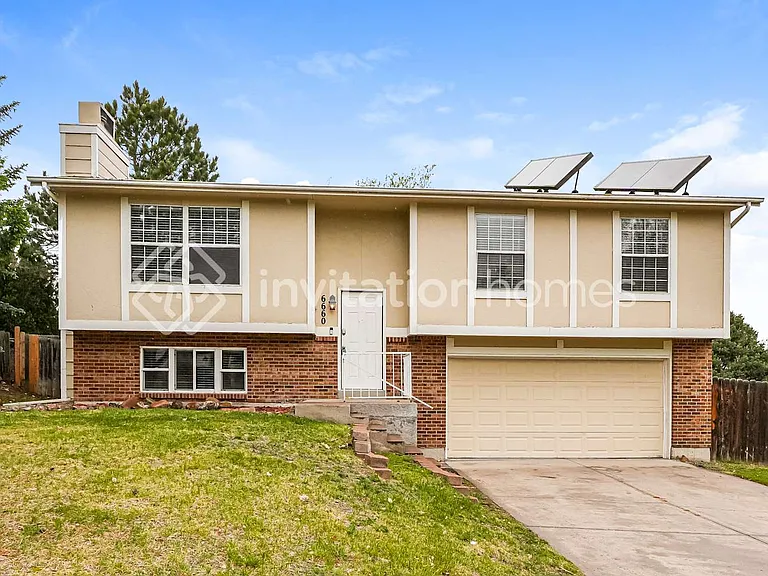 6660 Bugle Dr — Photo 1