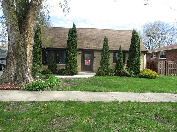 2nd image of 8045 Leclaire Ave