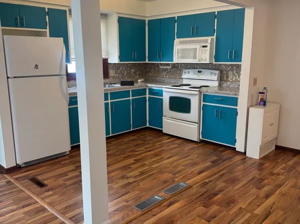 224 N Main St APT B, Cottage Grove, WI 53527