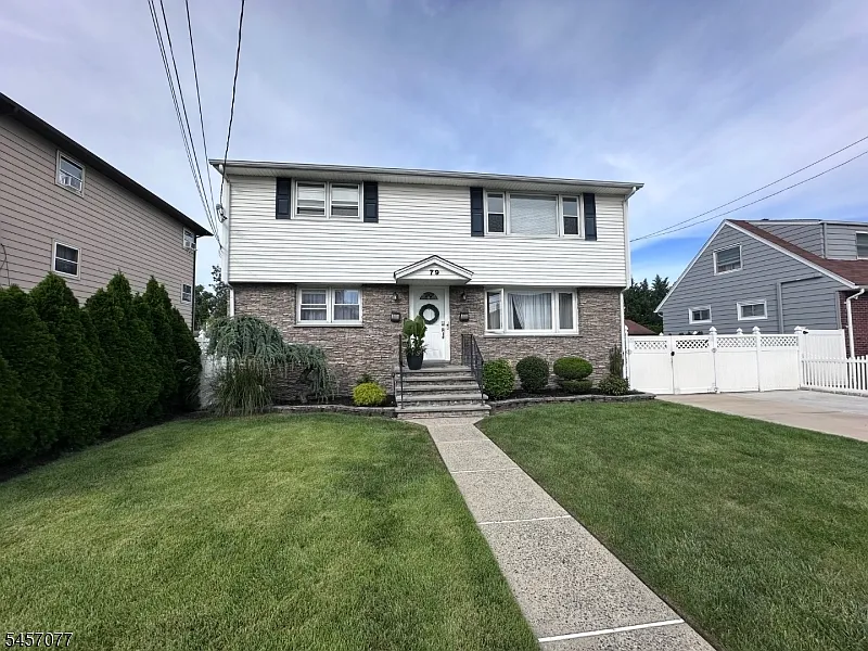 79 Tuttle St #2