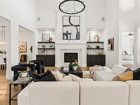 3rd image of 10215 Blackenhurst Ln