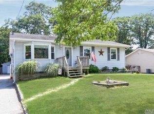25 Lake Dr, East Patchogue, NY 11772