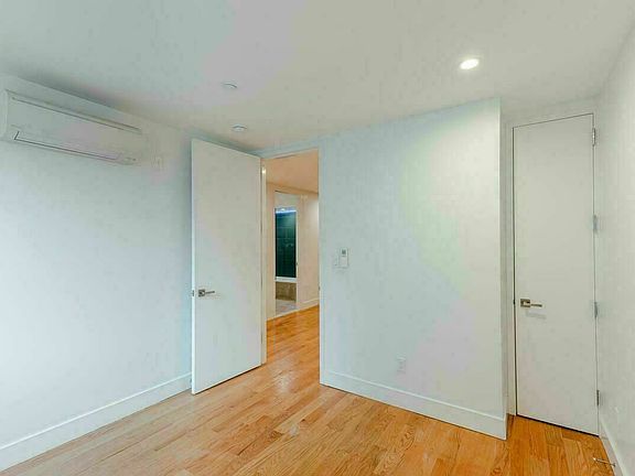 3rd image of 621 Parkside Ave #6CC