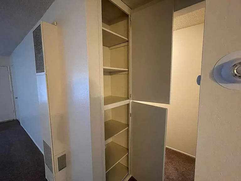 Sharis Apartments — Photo 89