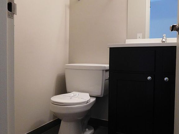 4th image of 329 W Illinois St #9106