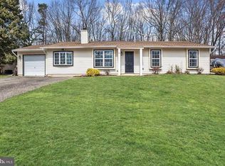 25 Saint Moritz Dr, Sicklerville, NJ