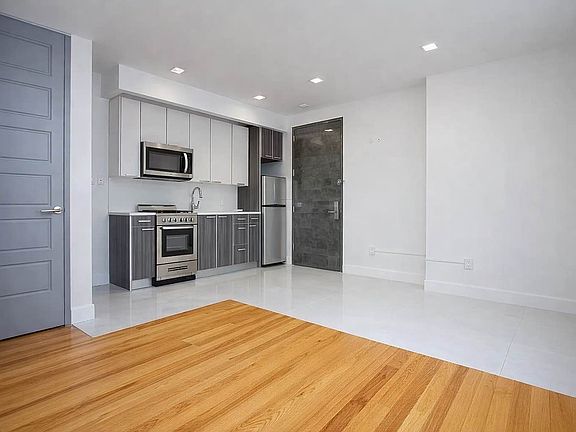 3rd image of 119 Albany Ave APT 3B