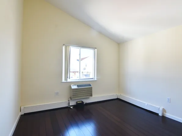 336 Howe Avenue image 8 of 13