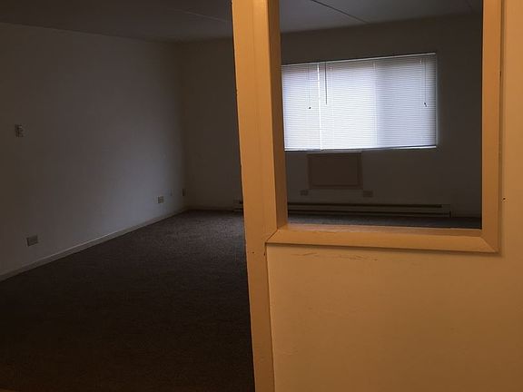 3rd image of 1116 Parkwood Dr APT 203