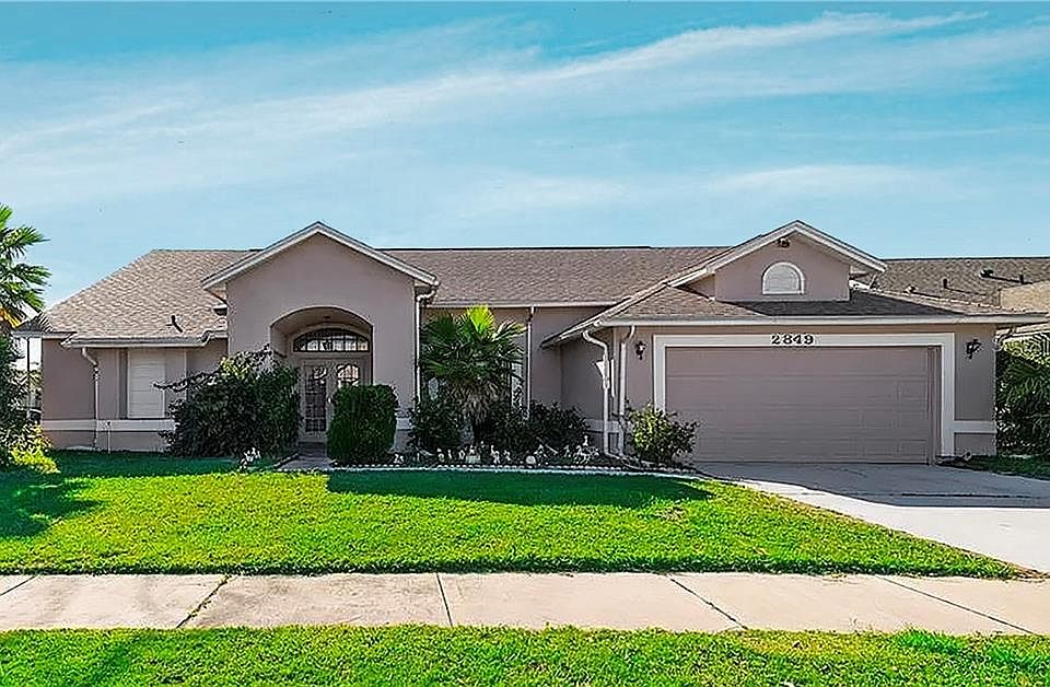 Home For Sale In Hunters Creek