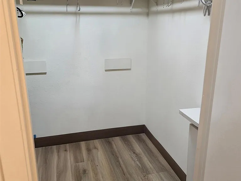 15826 Los Altos Dr — Photo 11
