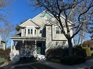 1810 Highland Ave APT 1A, Fall River, MA 02720