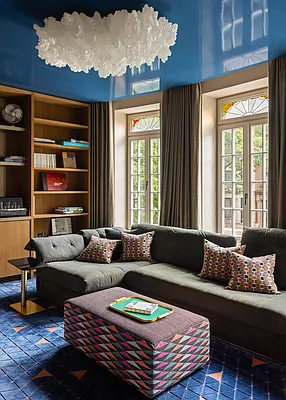 Sold by Compass | media 14