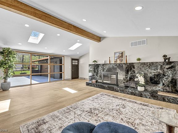 3rd image of 36265 Timberlane Dr