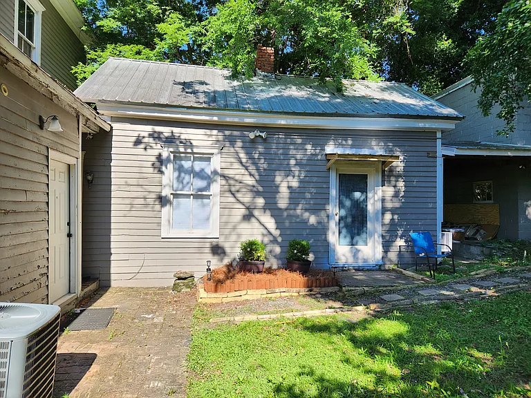 1018 Magnolia St #C — Photo 2