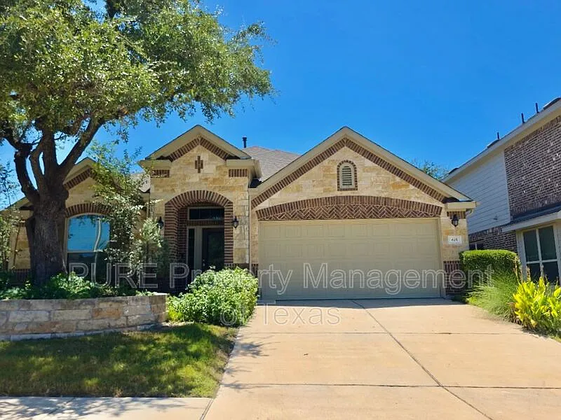 615 Linares Ln