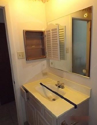 5th image of 527 N Pleasant Dr APT 1F