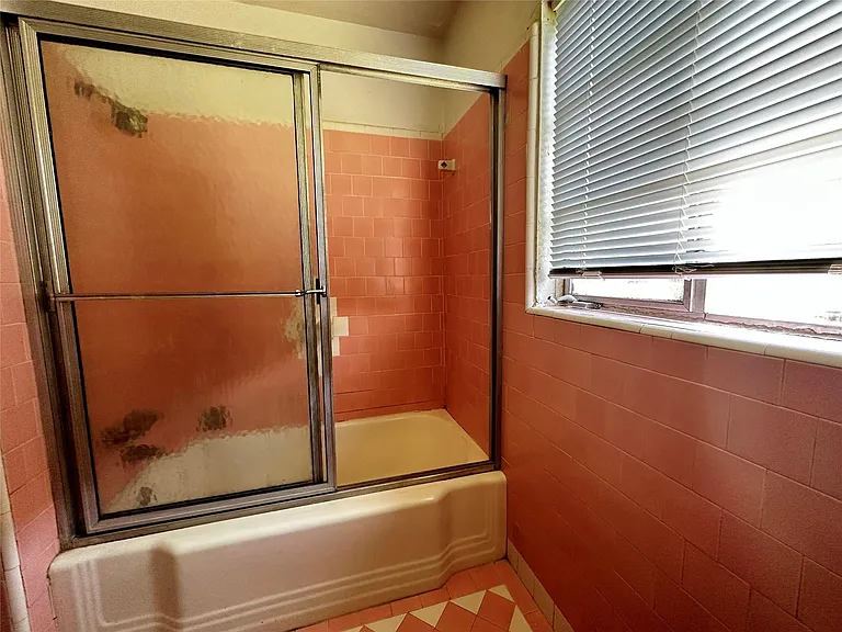 5210 Stuyvesant Ln — Photo 16