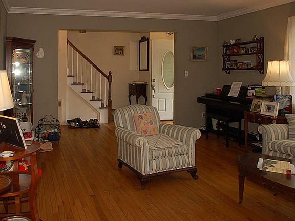 5th image of 16 Abbey Dr
