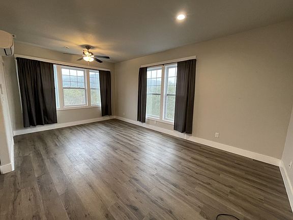 3rd image of 18515 Sherwood Trl