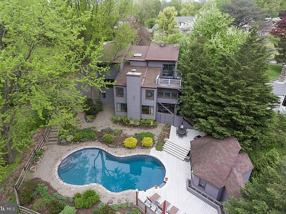 2nd image of 3370 Brae Bourn Dr