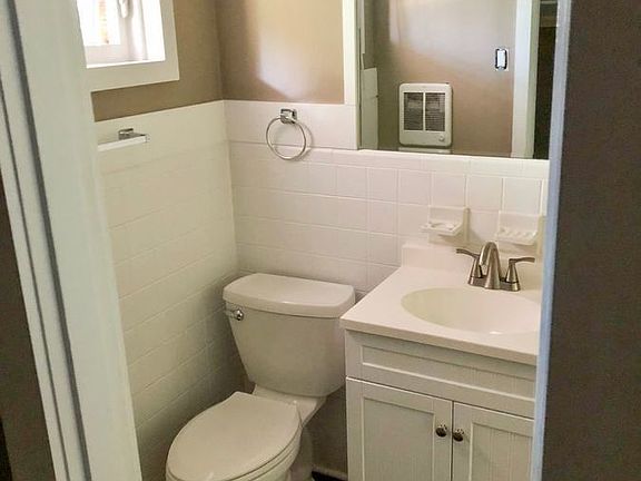 4th image of 861 E High St APT 214