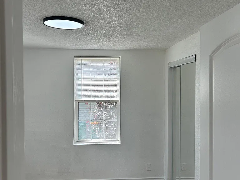 1551 Jefferson St — Photo 12