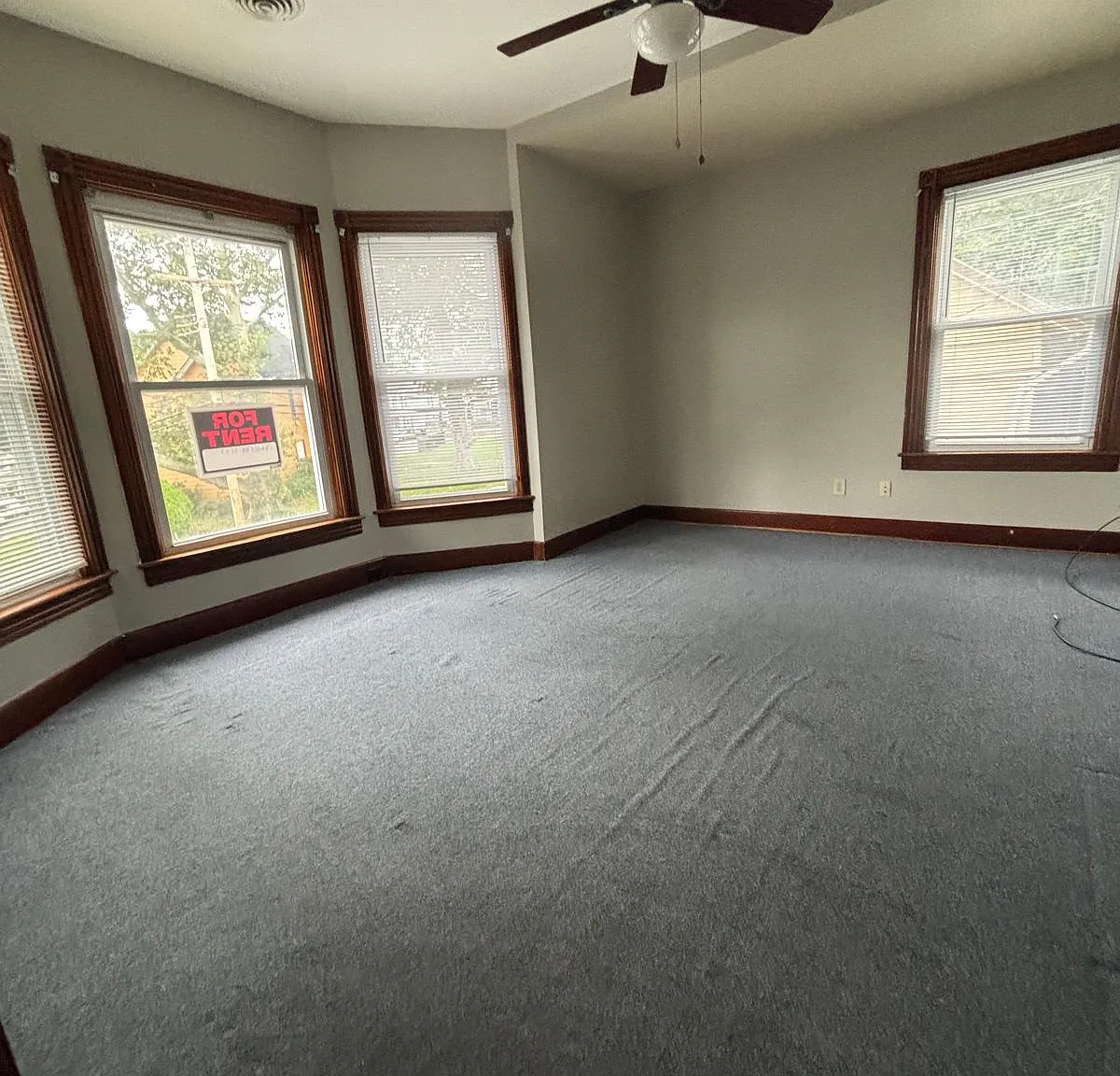 3 bed, $1,800 — Photo 3
