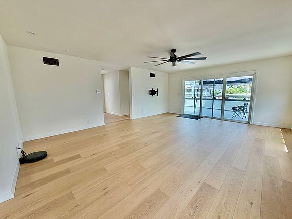 4th image of 33811 Colegio Dr APT B