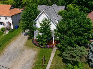 18 William St, Parry Sound, ON P2A1V1