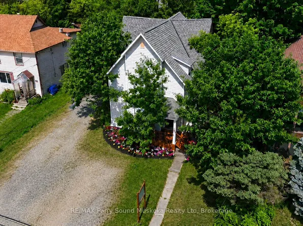 18 William St, Parry Sound, ON P2A 1V1