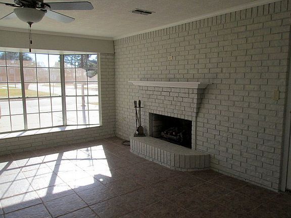 2nd image of 801 Douglas Dr