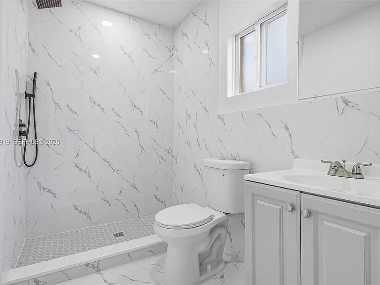 1743 SW 17th St #1 — Photo 16