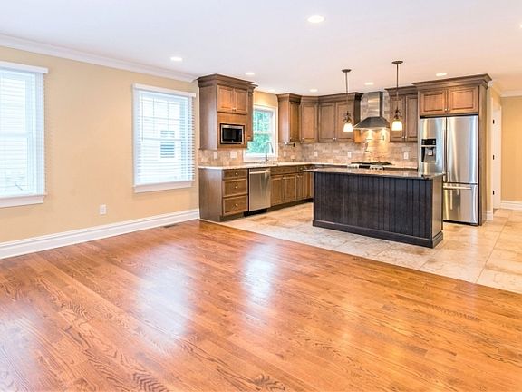 5th image of 64 Kent Place Blvd #A