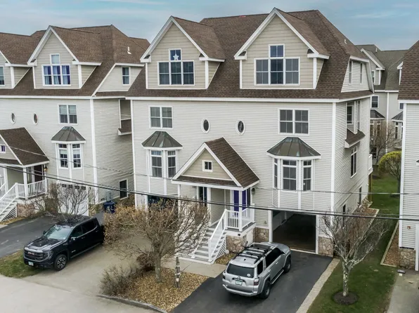 19 Duston Avenue, Hampton, NH 03842