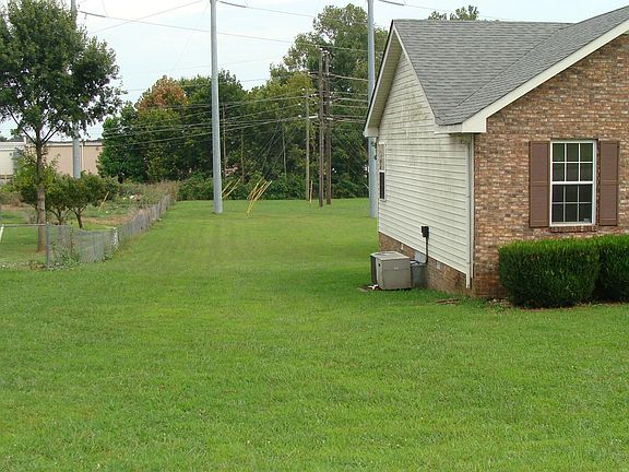 4th image of 161 Stephanie Dr