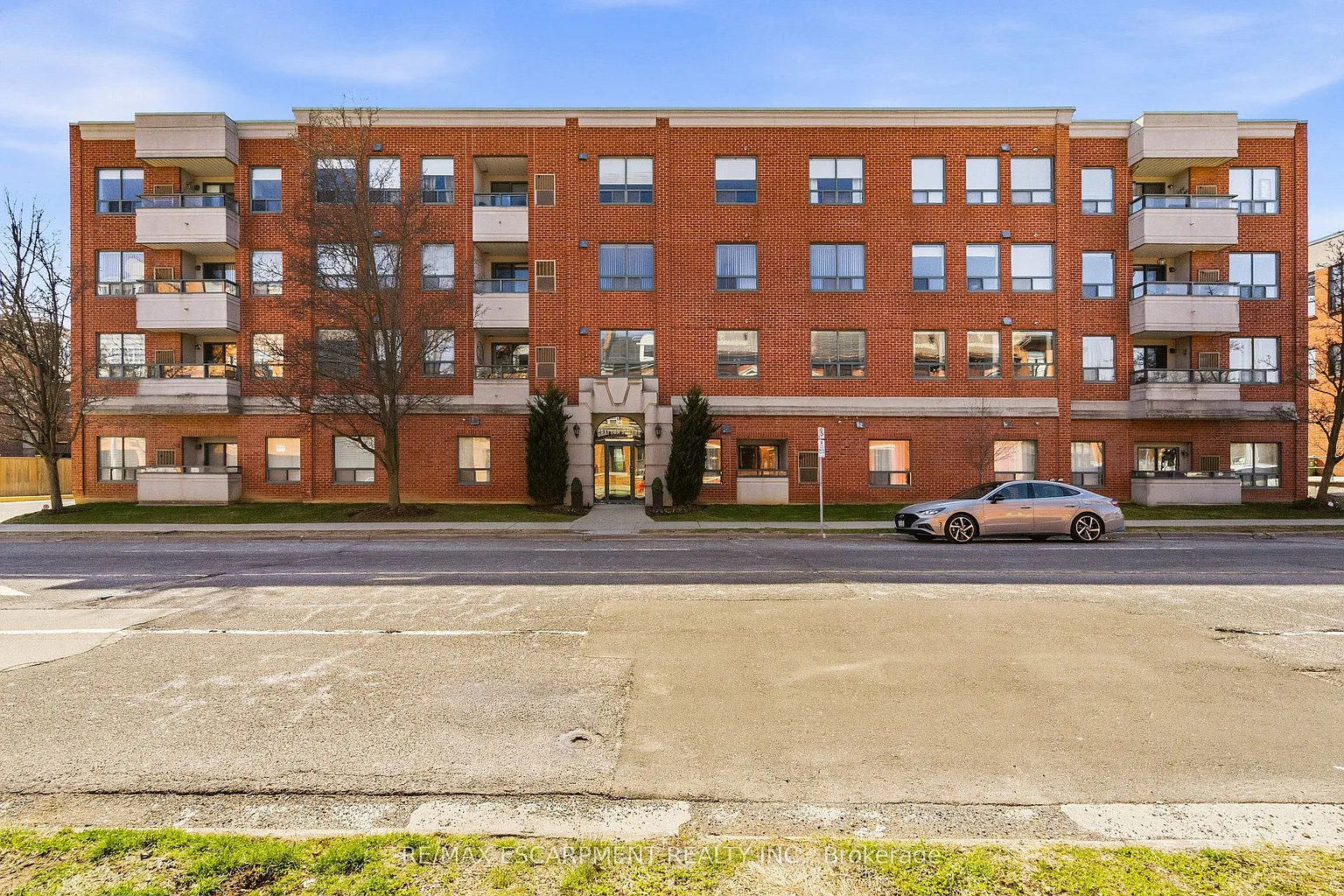 8 Main St #203 photo 1