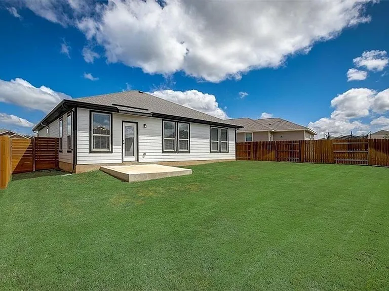 216 Trellis Blvd — Photo 32
