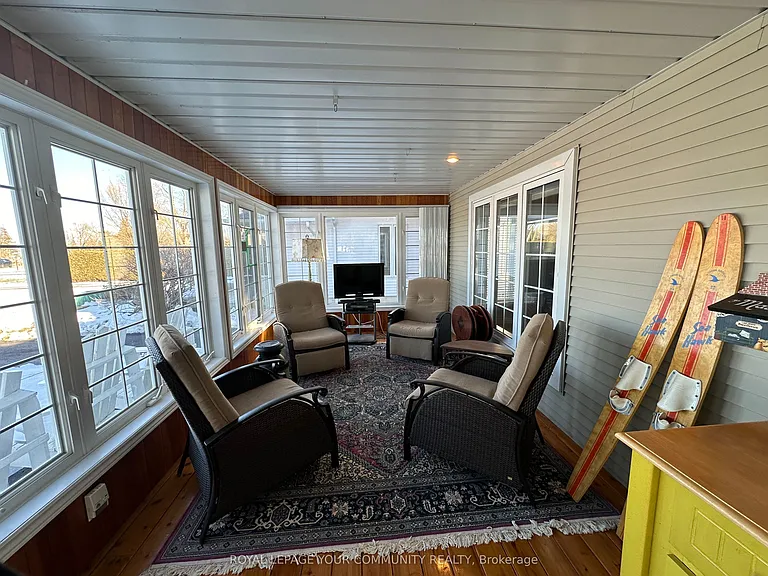 203 Lake Dr E — Photo 17