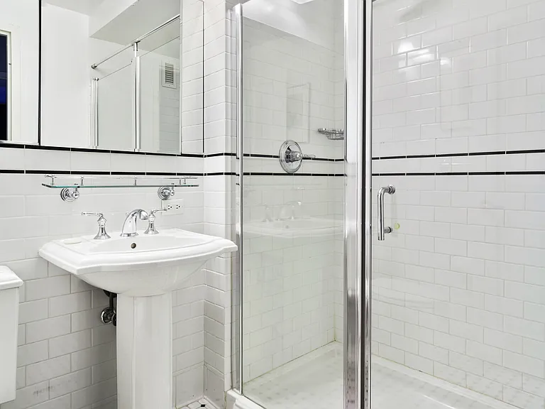 300 W 135th St #11D — Photo 13