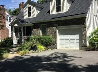 2008 Regent St, Niskayuna, NY 12309