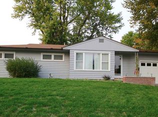 409 W 33rd St, Kearney, NE 68845