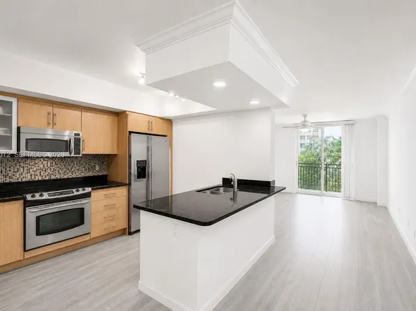 600 S Dixie Hwy APT 327, West Palm Beach, FL 33401
