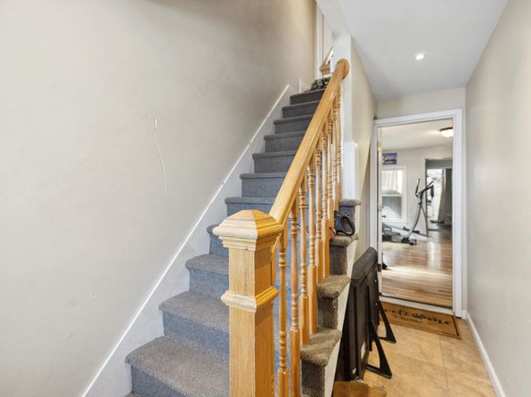 manchester-new-hampshire-95345048 picture