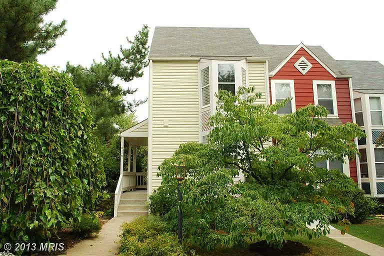 6119 Liverpool Ln photo 1