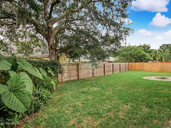 4th image of 11911 Blue Spruce Ct