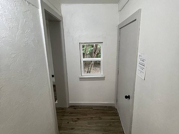 3rd image of 1515 Casady Ln