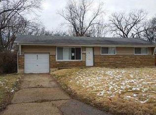 9711 Cambria Dr, Saint Louis, MO 63136