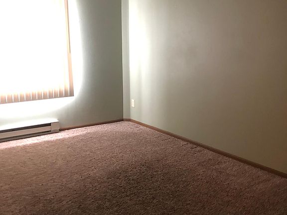 5th image of 210 S Walnut St APT 305